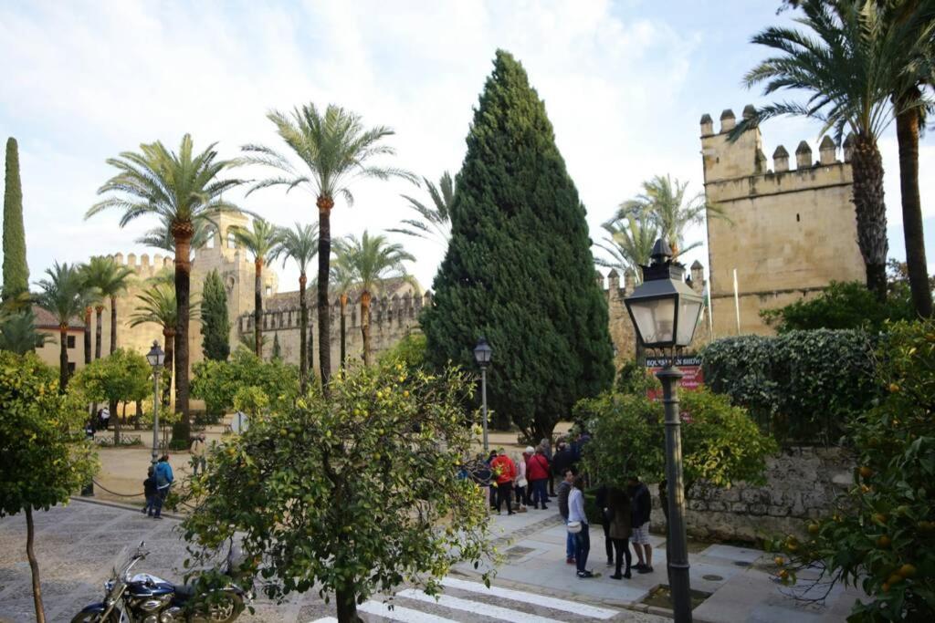 Calle San Basilio - Patios. Aparcamiento gratis Cordova Esterno foto